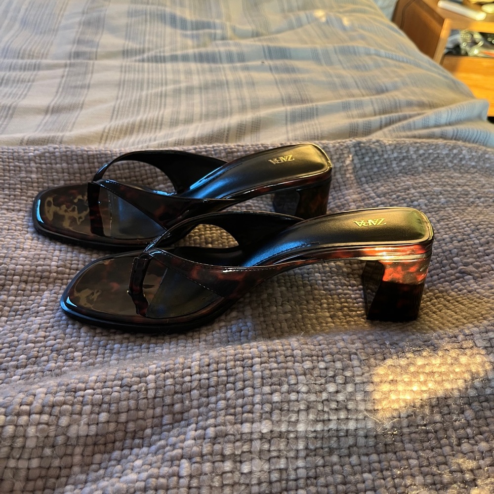 Zara Women's Tortoiseshell Heeled Sandals - Picture 6 of 6